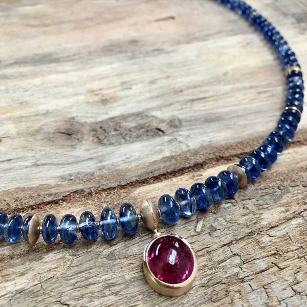 kyanitkette-mit-rosegold-und-rubellit8EF37B13-764C-D38B-AC5D-D0A4D6525C70.jpg