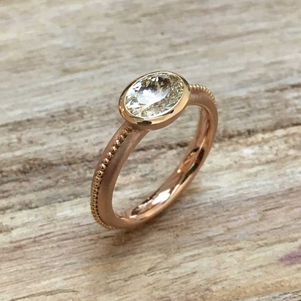 ring-in-dunkelrot-und-rosegold-mit-diamant50B0DA59-3984-1AA7-7E7F-654D4A91FA83.jpg