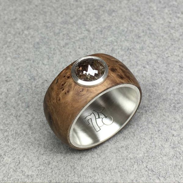 ring-in-silber-und-holz-mit-diamantroseAF219BB4-C307-20CE-CEAC-AAE30FFD0AD7.jpg